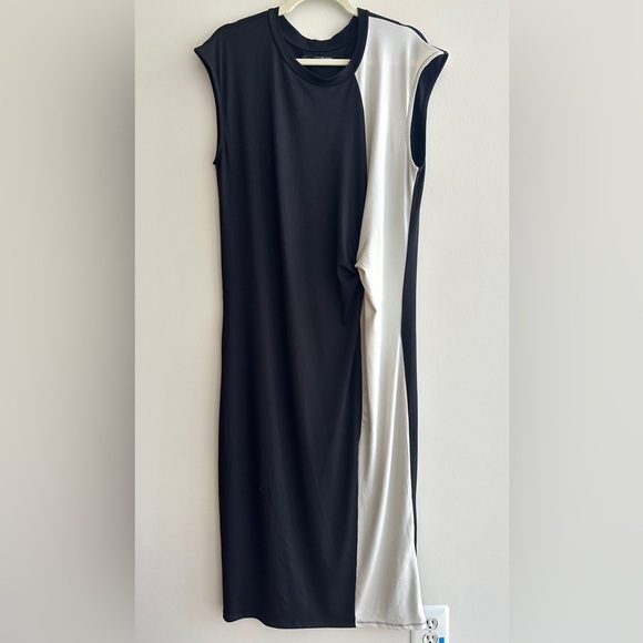 Sfera Collection Black and White Ribbed Twist Front Maxi Dress, European XL - Picture 1 of 15